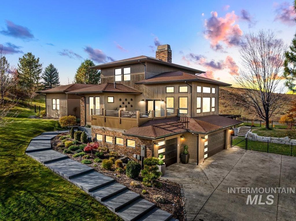 Photo of 13069 N Town Ridge Rd, Boise, ID 83714 (MLS # 98967622)