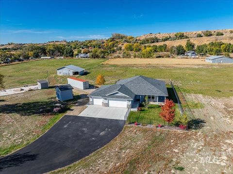 Photo of 4705 Hwy 201, Ontario, OR 97914 (MLS # 98962284)