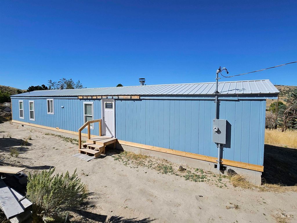 Photo of 3059 Garden Pl, American Falls, ID 83211 (MLS # 98969537)