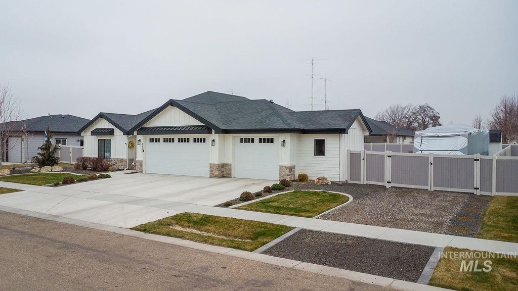 Photo of 2206 Seafarer Ct, Middleton, ID 83644 (MLS # 98972483)