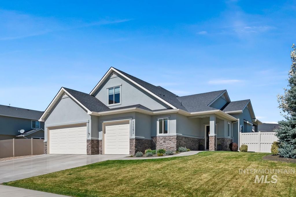 Photo of 11592 W Shortcreek St, Star, ID 83669 (MLS # 98979720)