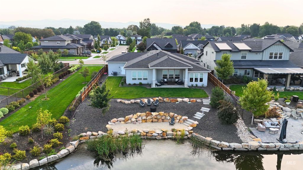 Photo of 501 S Prospector Ln, Eagle, ID 83616 (MLS # 98984000)