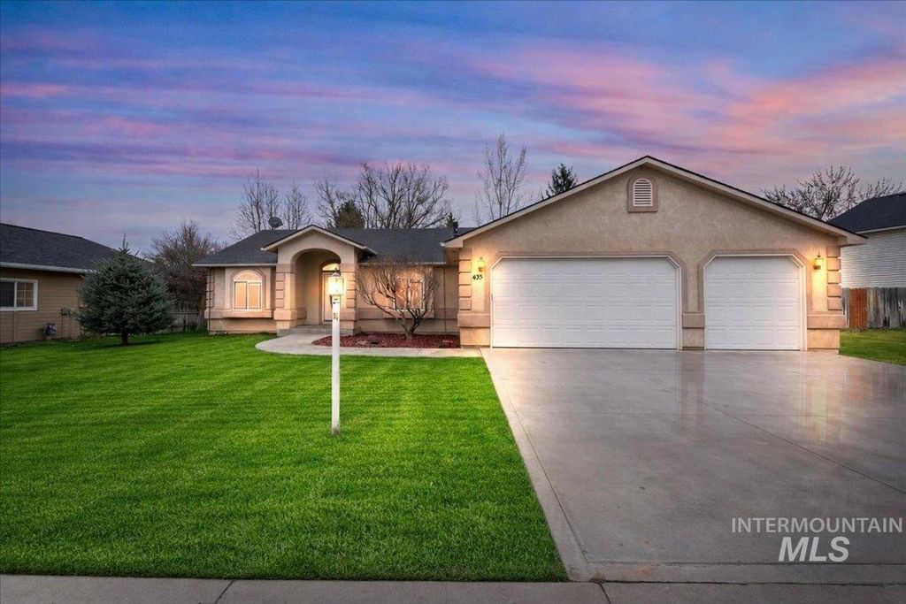 Photo of 435 Bitterbrush Ave, Nampa, ID 83686 (MLS # 98976859)