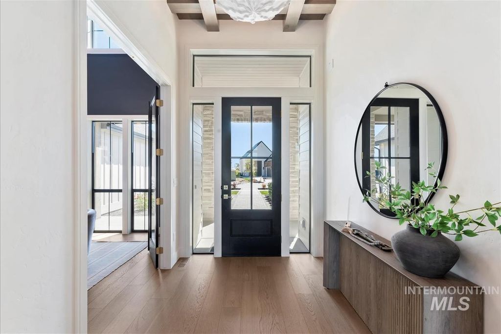 Photo of 700 N Moscow Ave, Eagle, ID 83616 (MLS # 98976962)