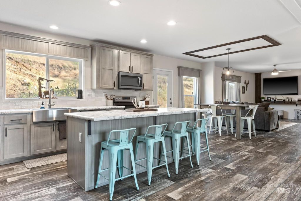 Photo of 159 Porter Creek Rd, Horseshoe Bend, ID 83629 (MLS # 98954400)