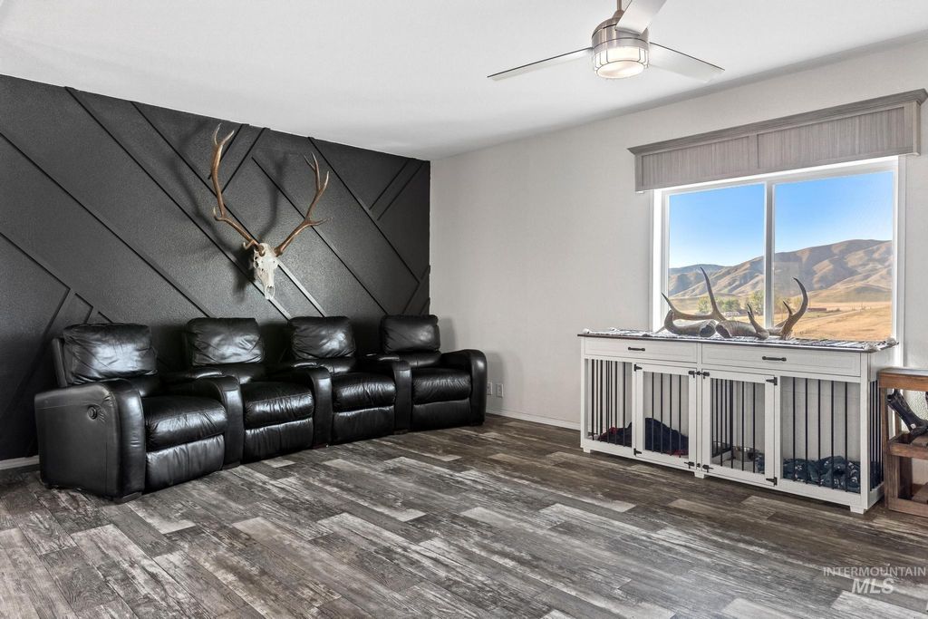 Photo of 159 Porter Creek Rd, Horseshoe Bend, ID 83629 (MLS # 98954400)