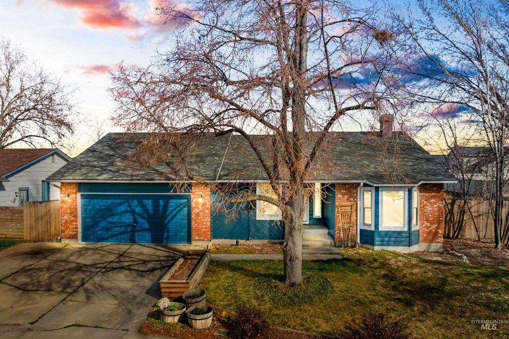 Photo of 1408 W Lowry Street, Meridian, ID 83646 (MLS # 98979145)