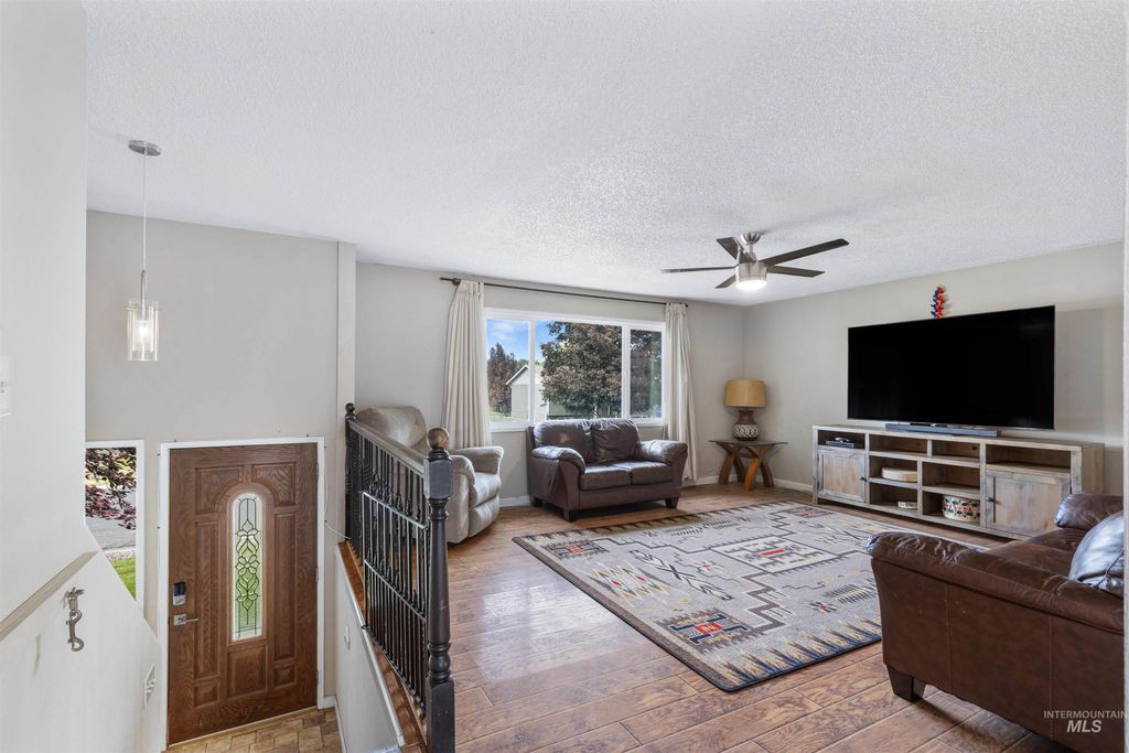 Photo of 1806 Powers Drive, Lewiston, ID 83501 (MLS # 98951504)