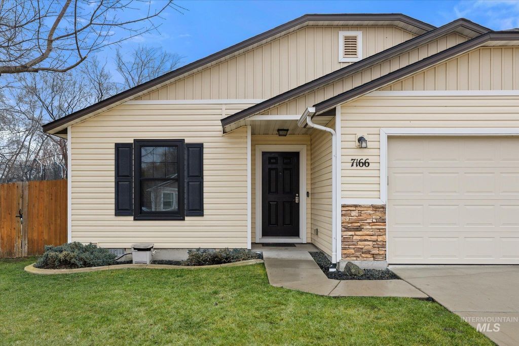 Photo of 7166 E Yellow Fern Rd, Nampa, ID 83687 (MLS # 98974594)