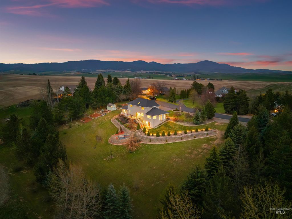 Photo of 2435 Arborcrest Rd, Moscow, ID 83843 (MLS # 98981787)