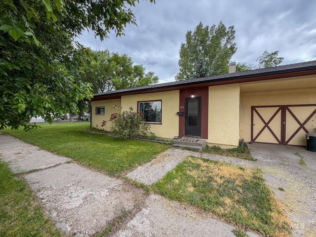 Photo of 723 E 14th St, Burley, ID 83318 (MLS # 98990535)