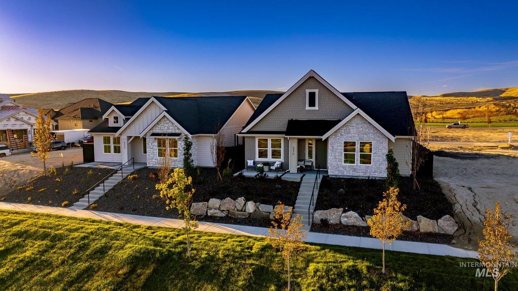 Photo of 6370 N Barholm Ln, Eagle, ID 83616 (MLS # 98974489)