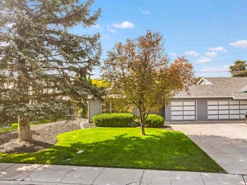 Photo of 230 Meadows Ln, Twin Falls, ID 83301 (MLS # 98996734)
