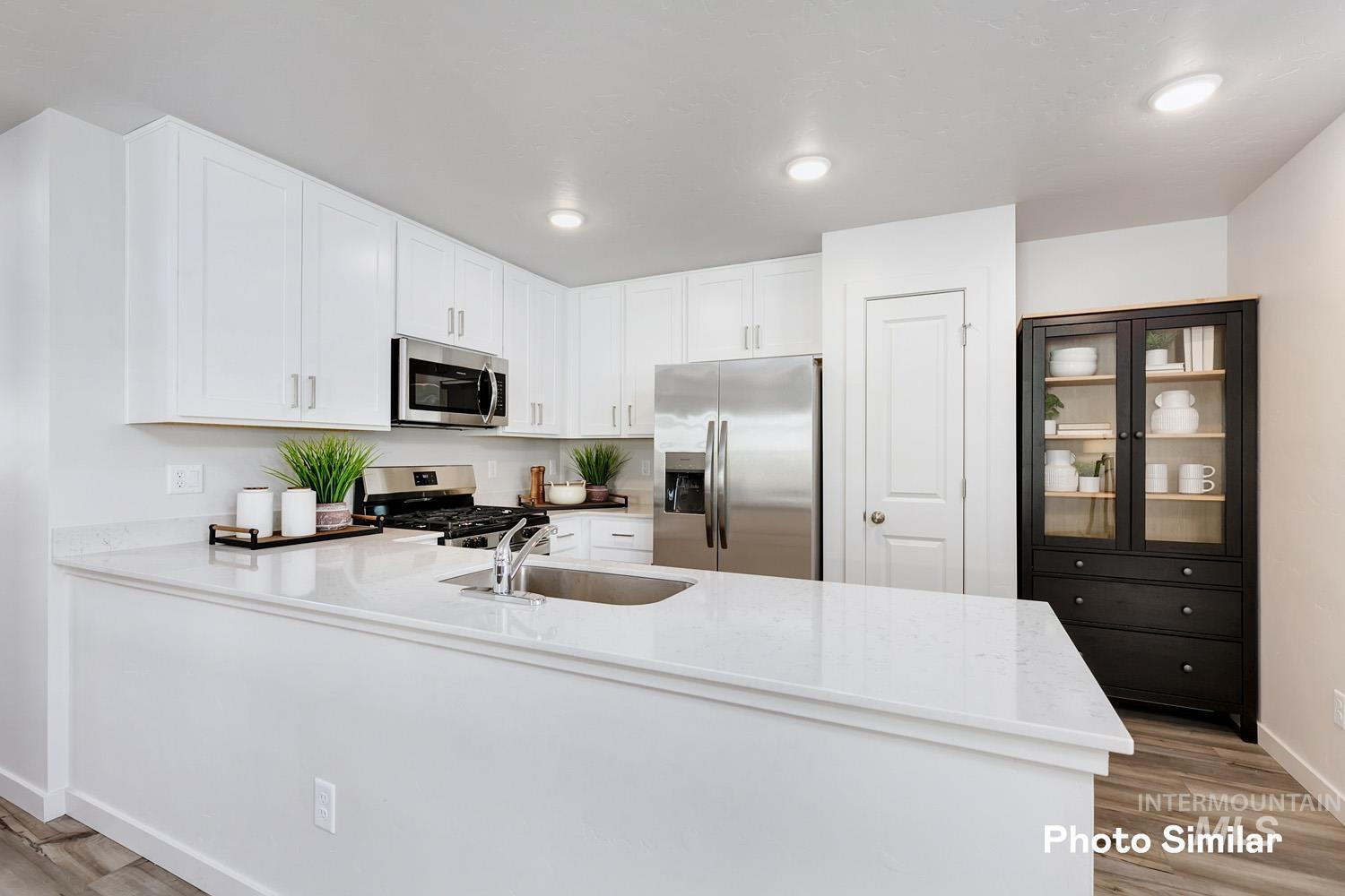 2555 W Pollinator Dr