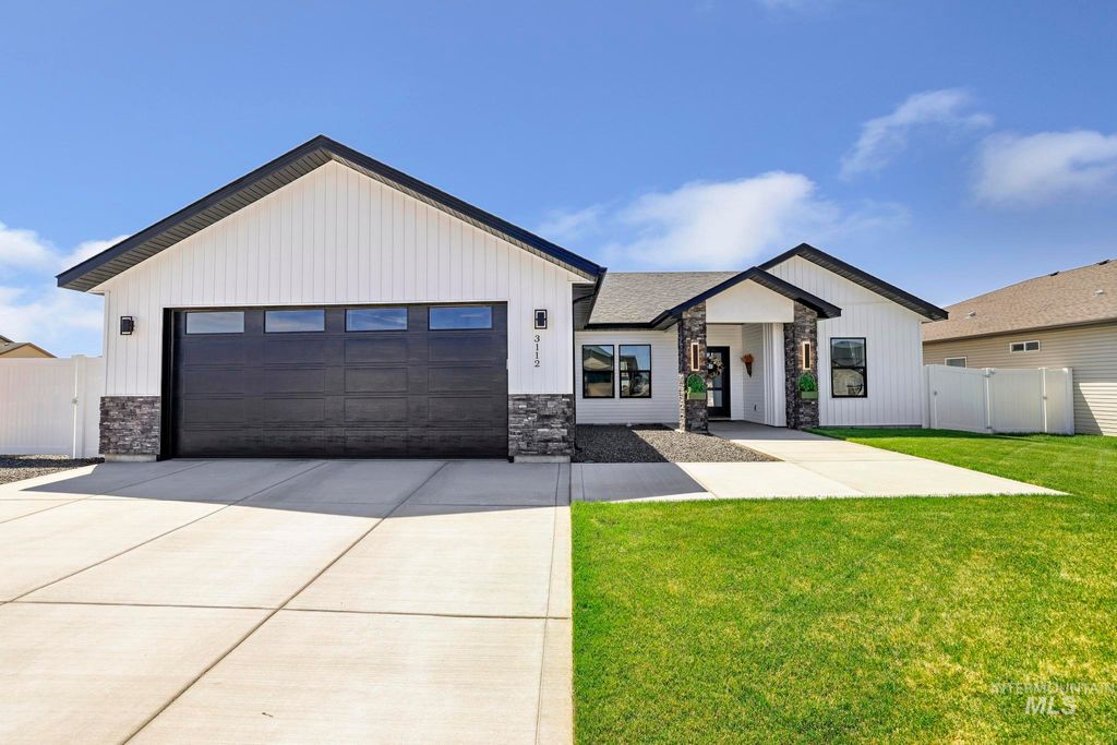 Photo of 3112 Gemini Ave, Twin Falls, ID 83301 (MLS # 98986762)