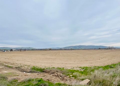 Photo of 5510 Hwy Spur 95, Ontario, OR 97914 (MLS # 98979967)