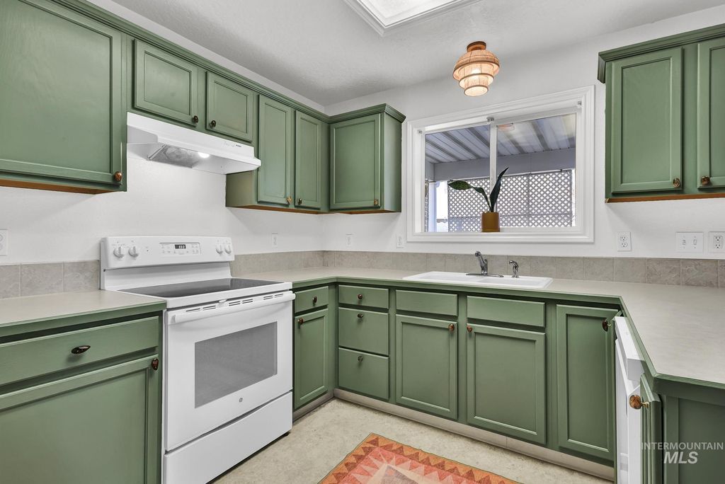 Photo of 262 N Sunbird Ave, Kuna, ID 83634 (MLS # 98968572)