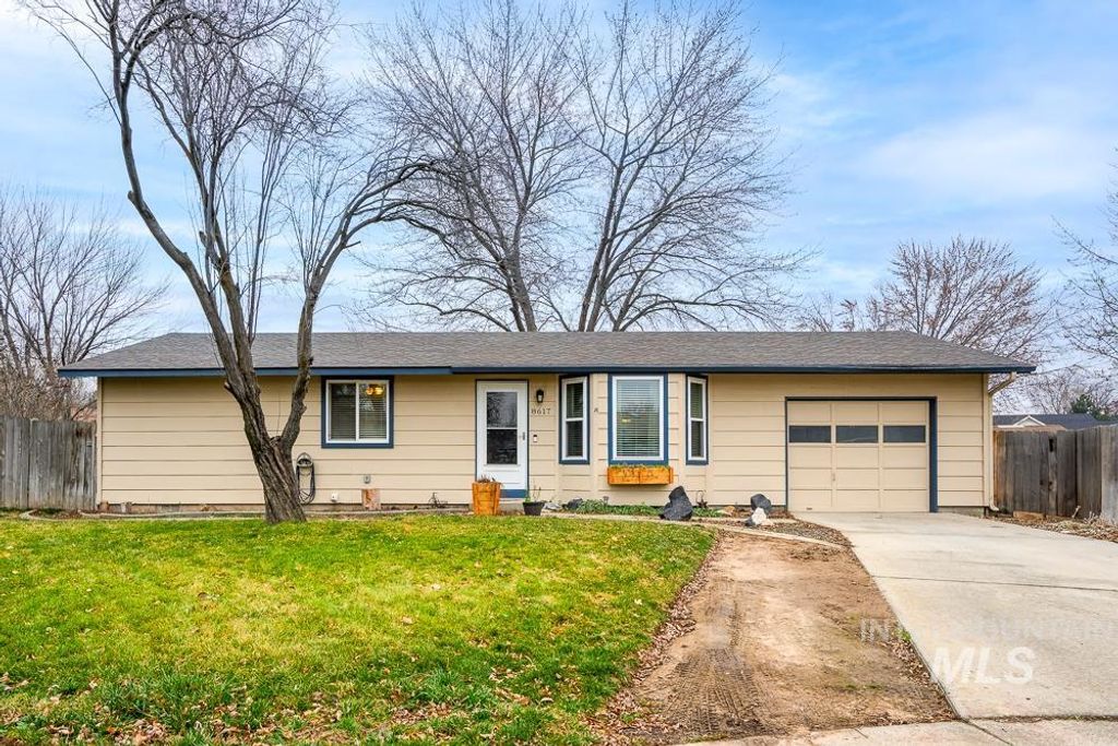 Photo of 8617 W Dewitt Ct, Boise, ID 83704 (MLS # 98970816)