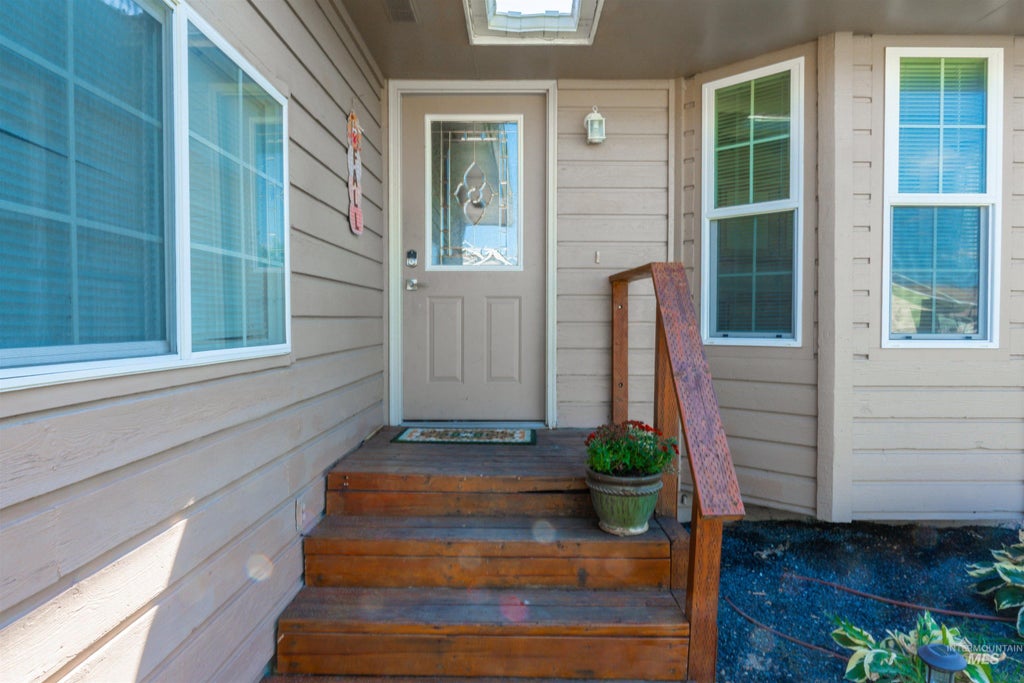 Photo of 1638 SW 1st Place, Ontario, OR 97914 (MLS # 99001253)