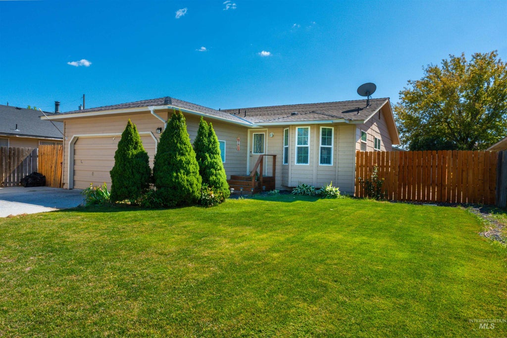 Photo of 1638 SW 1st Place, Ontario, OR 97914 (MLS # 99001253)