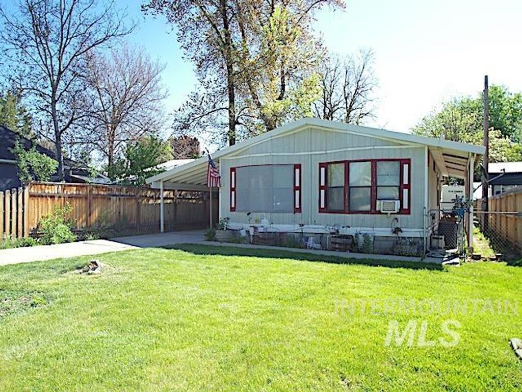 Photo of 1386 W 3rd Street, Weiser, ID 83672 (MLS # 98985030)