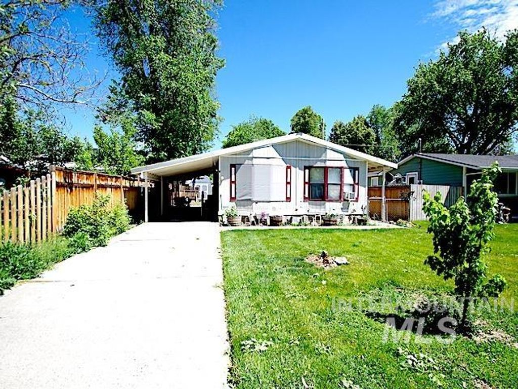 Photo of 1386 W 3rd Street, Weiser, ID 83672 (MLS # 98985030)