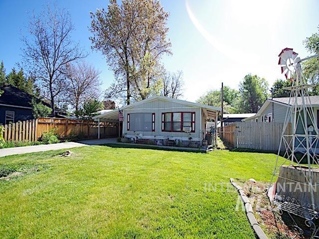 Photo of 1386 W 3rd Street, Weiser, ID 83672 (MLS # 98985030)