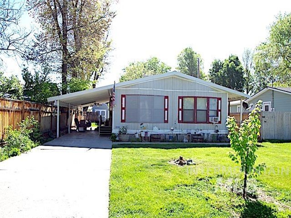Photo of 1386 W 3rd Street, Weiser, ID 83672 (MLS # 98985030)