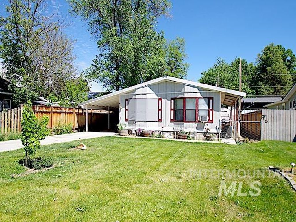 Photo of 1386 W 3rd Street, Weiser, ID 83672 (MLS # 98985030)