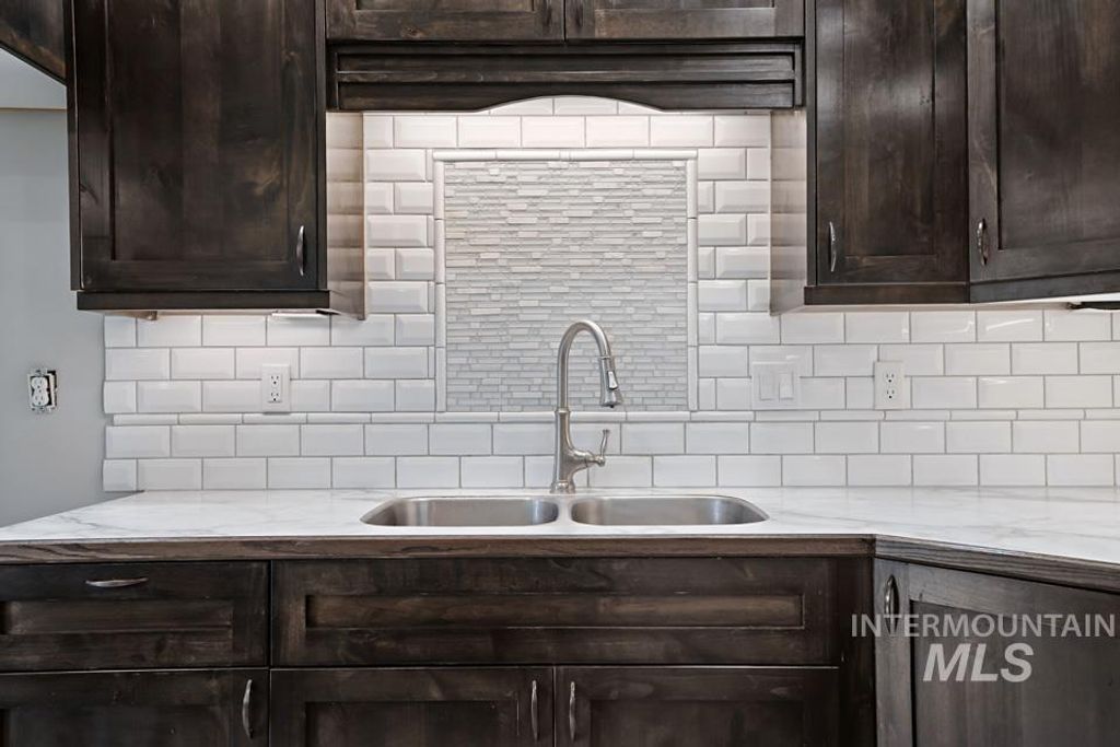 Photo of 225 SW Park Ave, New Plymouth, ID 83655 (MLS # 98980646)