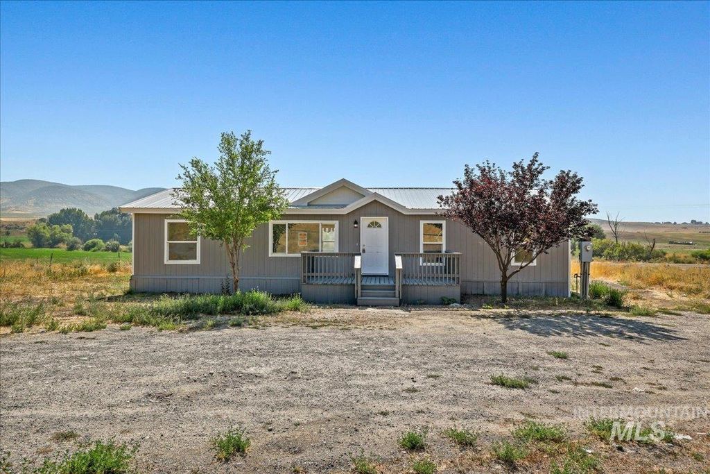 Photo of 840 Hwy 95, Weiser, ID 83672 (MLS # 98964247)