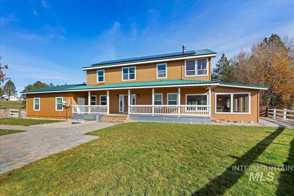 Photo of 37 Valley Vista Dr, Garden Valley, ID 83622 (MLS # 98967543)