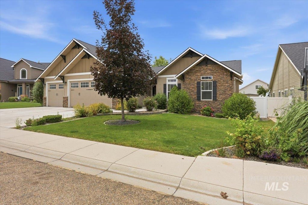 Photo of 3524 Catalina Ave, Caldwell, ID 83605 (MLS # 98992152)
