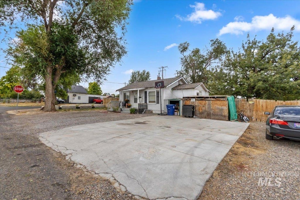 Photo of 303 Adams St, Twin Falls, ID 83301 (MLS # 98999716)