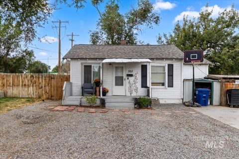 Photo of 303 Adams St, Twin Falls, ID 83301 (MLS # 98999716)