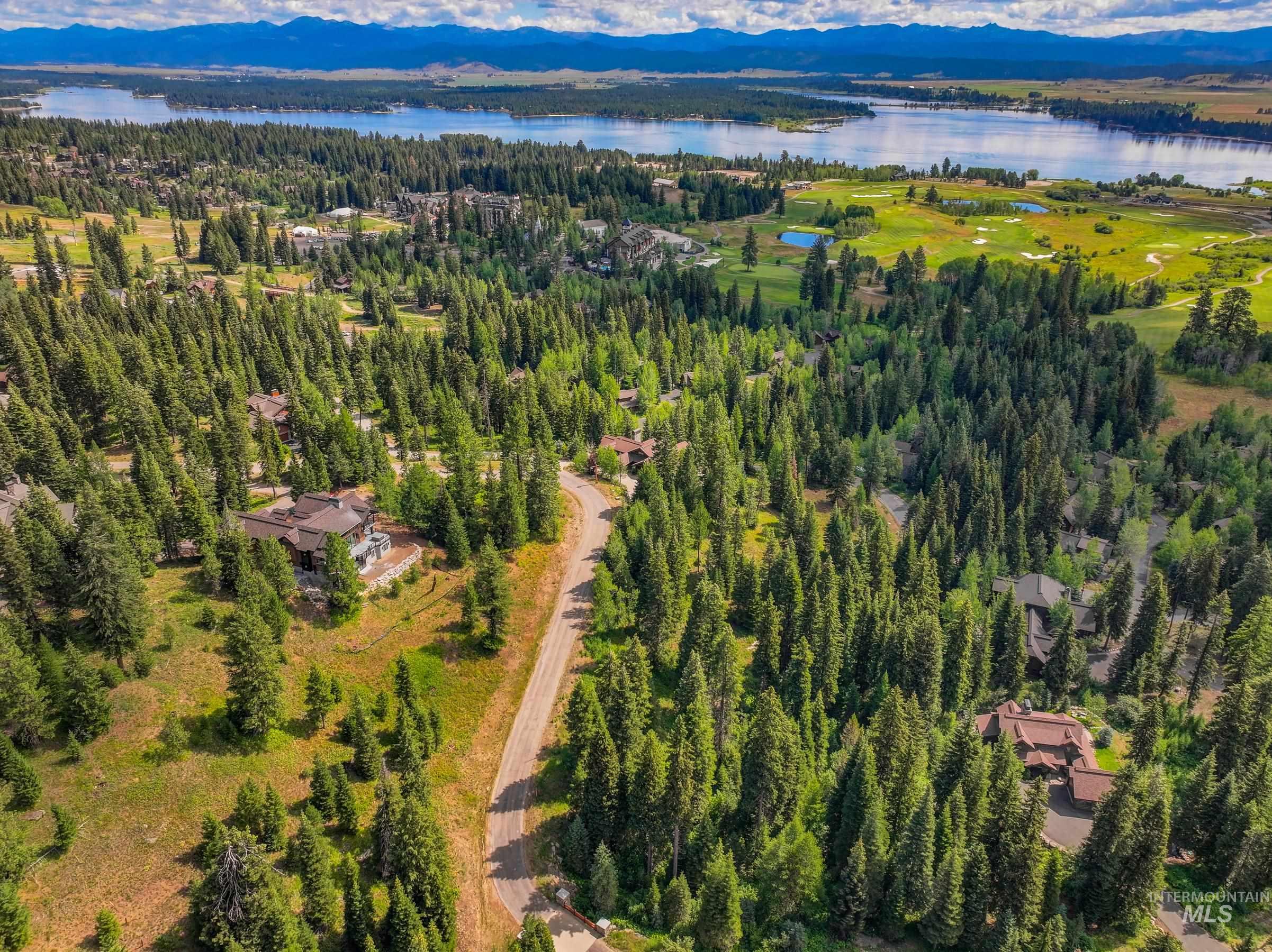 Bird's eye view of a water and mountain view
