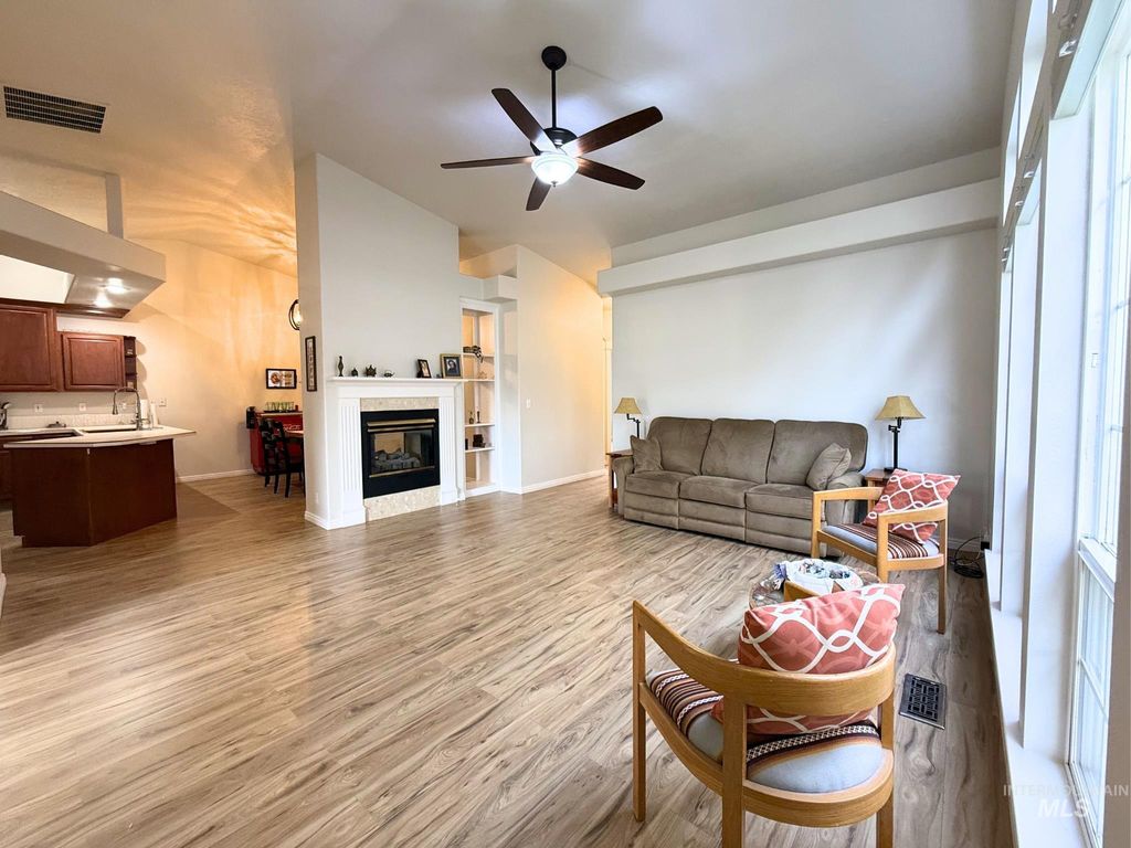 Photo of 8170 W Beckton Ln, Garden City, ID 83714 (MLS # 98978203)