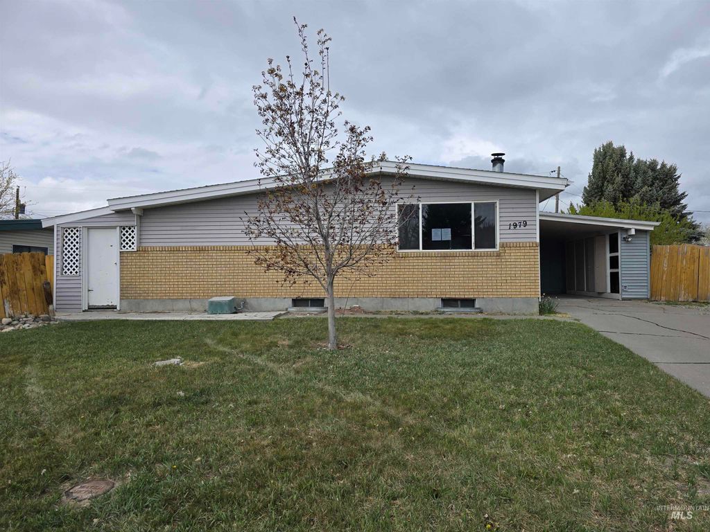 Photo of 1979 Sherry Dr, Twin Falls, ID 83301 (MLS # 98985014)