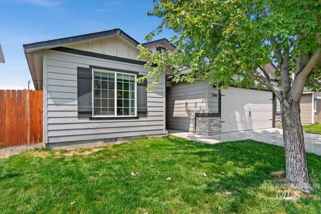 Photo of 1746 E Deerhill Dr, Meridian, ID 83642 (MLS # 98995730)