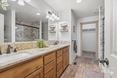 Photo of 679 N Shadowfox Place, Eagle, ID 83616 (MLS # 98969684)