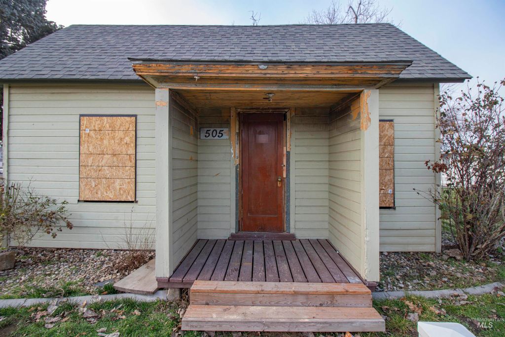 Photo of 505 N 8th Street, Payette, ID 83661 (MLS # 98971870)