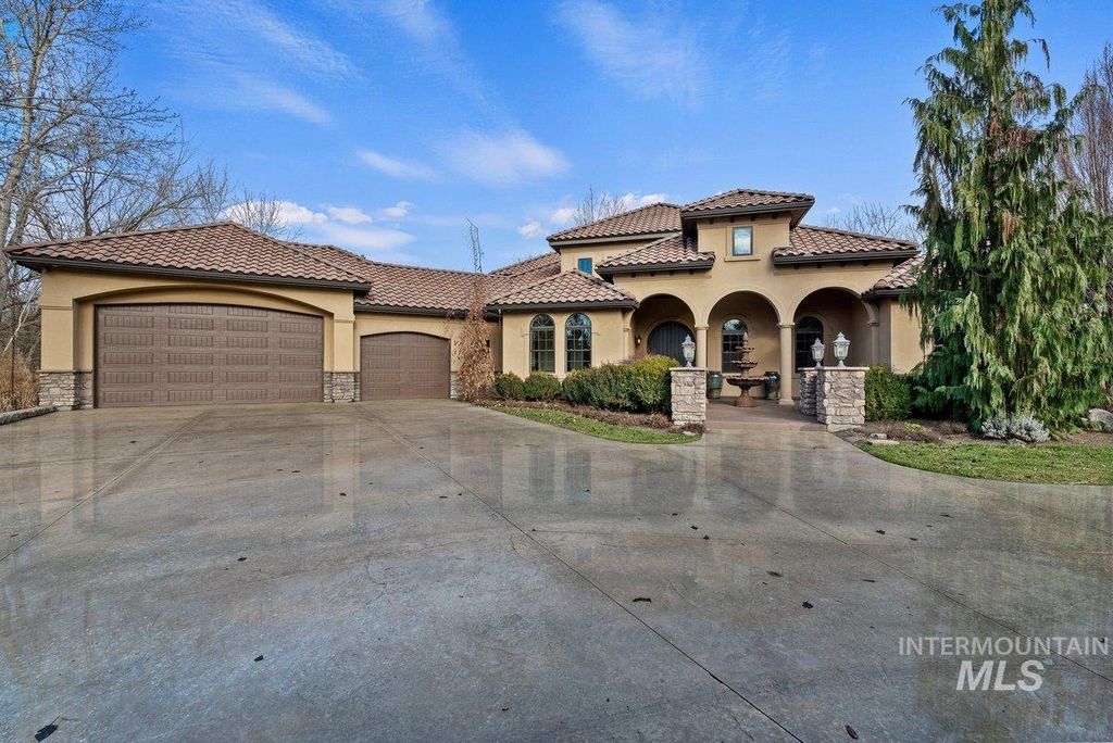 Photo of 448 E Riversedge Ln, Eagle, ID 83616 (MLS # 98971361)