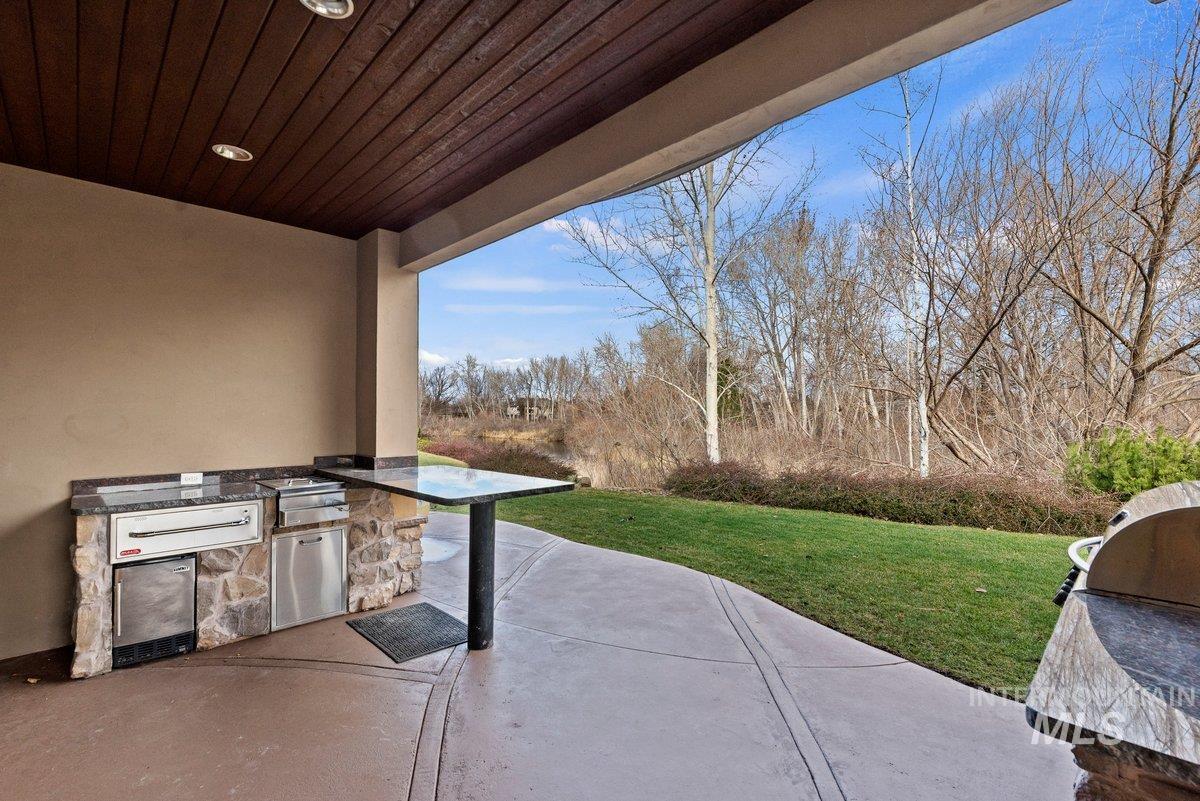 View of patio / terrace with area for grilling