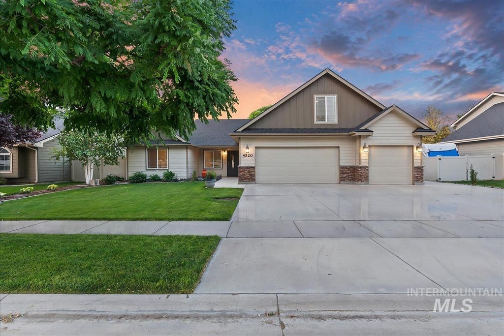 Photo of 4520 E Concord Way, Nampa, ID 83686 (MLS # 98997450)