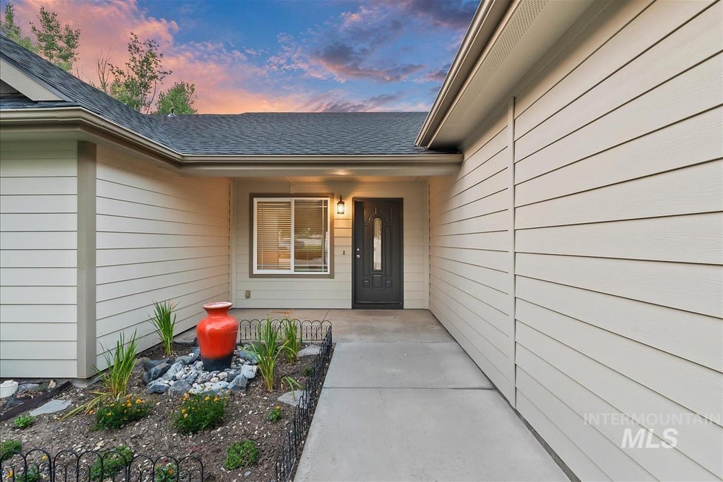 Photo of 4520 E Concord Way, Nampa, ID 83686 (MLS # 98997450)
