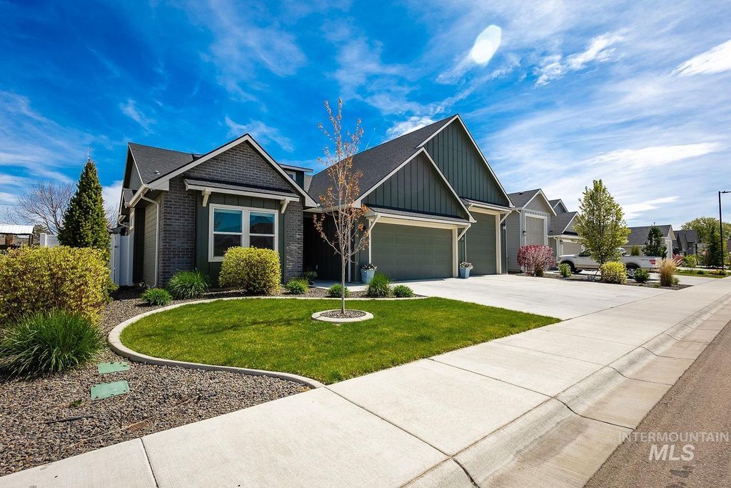 Photo of 3907 Bozeman Ave, Caldwell, ID 83605 (MLS # 98981452)