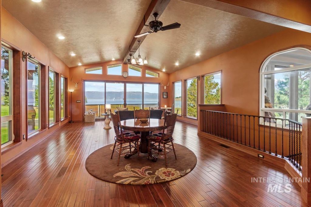 Photo of 131 Par Drive, Cascade, ID 83611 (MLS # 98978483)