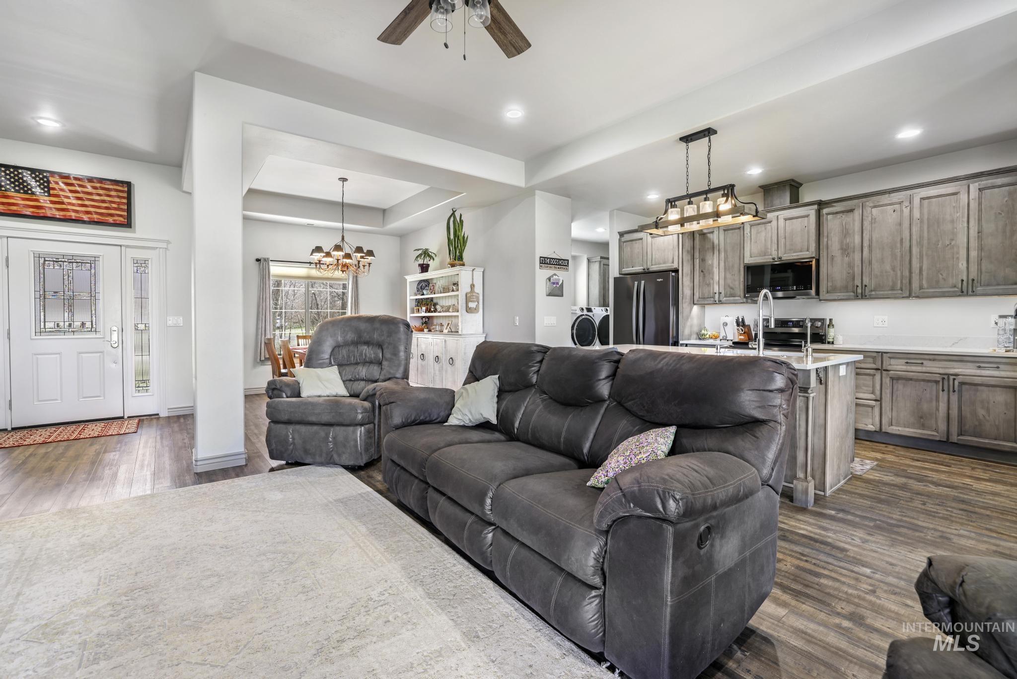 Buhl, Idaho 83316, United States, 3 Bedrooms Bedrooms, ,2 BathroomsBathrooms,Residential,Active,83544