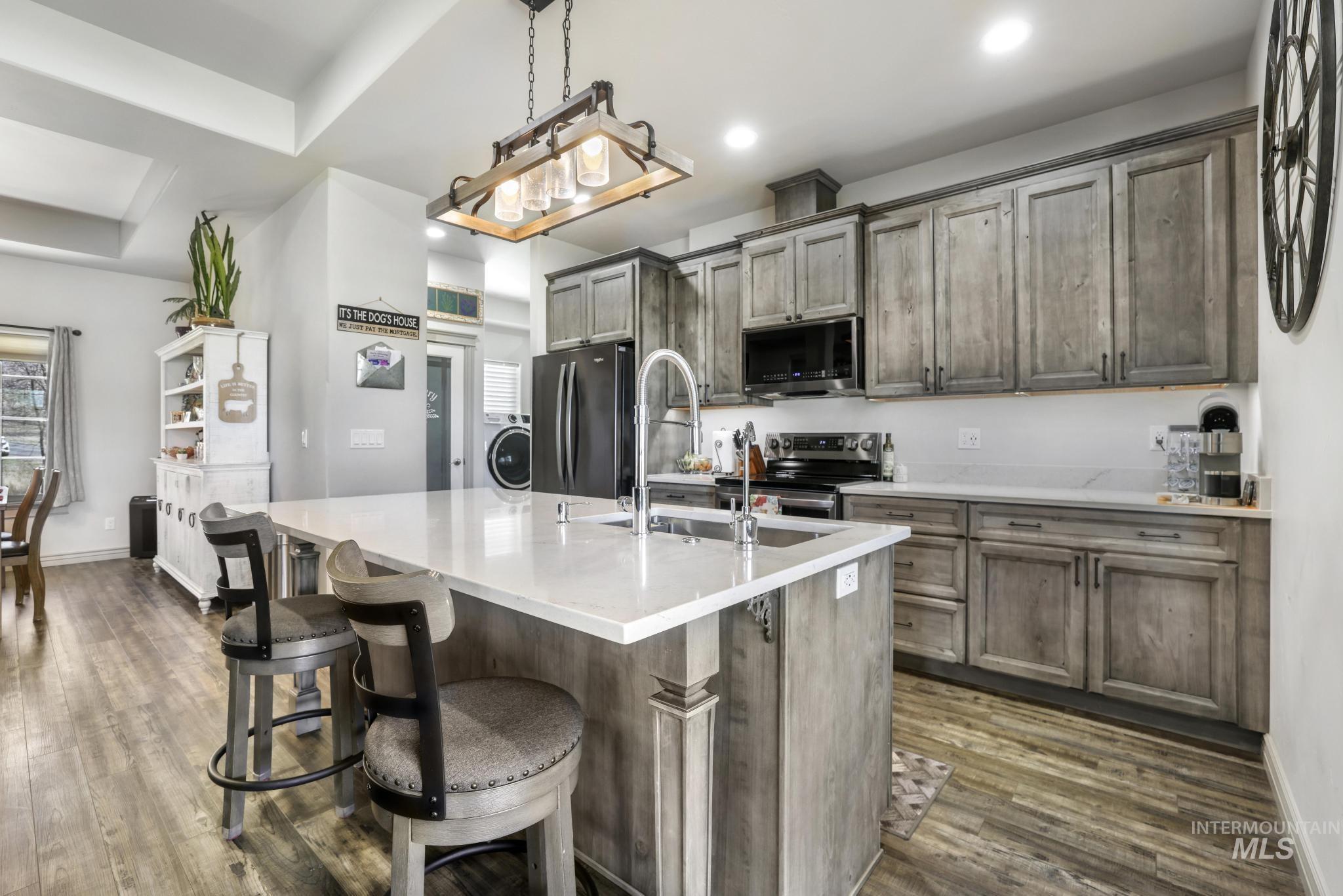 Buhl, Idaho 83316, United States, 3 Bedrooms Bedrooms, ,2 BathroomsBathrooms,Residential,Active,83544