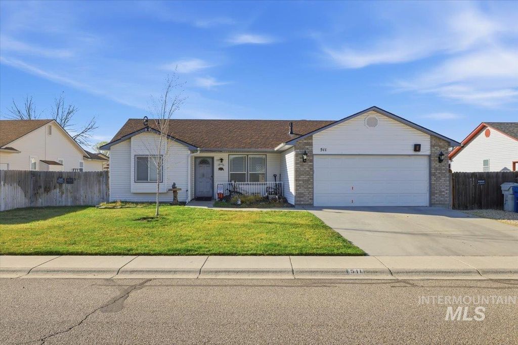 Photo of 511 S Valley Drive, Nampa, ID 83686 (MLS # 98978907)